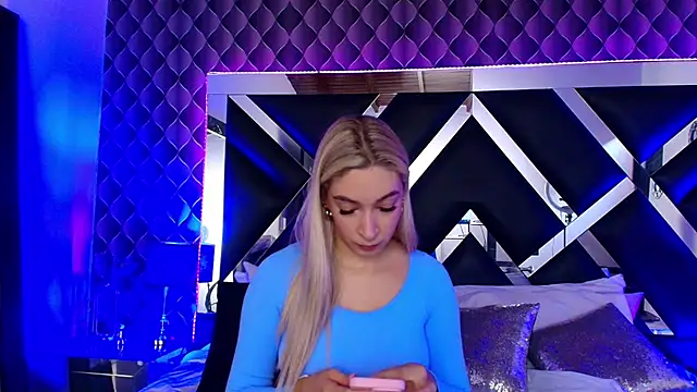 victoriaa lee  online show from October 2025 07:04:02 PM