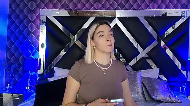 victoriaa lee  online show from May 2026 07:28:02 PM