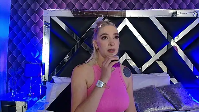 victoriaa lee  online show from February 2026 08:30:02 PM