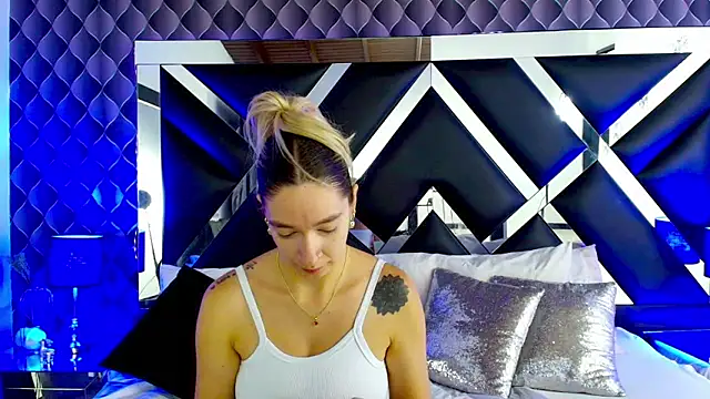 victoriaa lee  online show from March 2025 07:48:02 PM