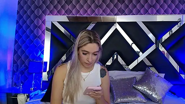 victoriaa lee  online show from November 2025 07:36:03 PM