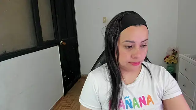 smile sweetpao online show from November 2025 01:04:02 PM