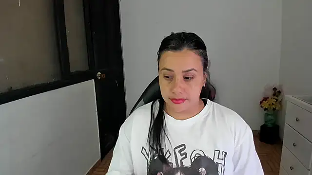 smile sweetpao online show from November 2025 09:52:02 PM