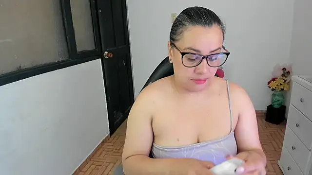 smile sweetpao online show from November 2025 12:42:01 PM