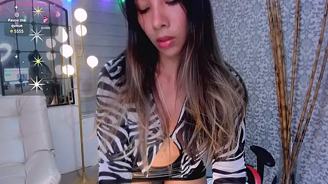 Snapshot of RenataReyes chatting on January 2025 01:48:01 AM RenataReyes online show from January 2025 01:48:01 AM