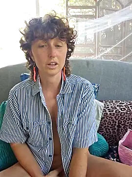 mossy kiss online show from September 2025 06:44:01 PM