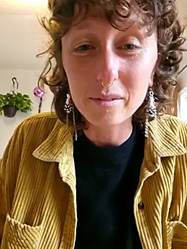 mossy kiss online show from November 2025 06:52:02 PM