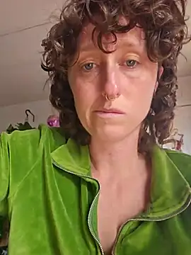 mossy kiss online show from December 2025 07:52:02 PM