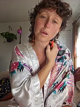 mossy kiss online show from November 2025 08:25:02 PM