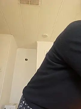 mossy kiss online show from February 2025 06:59:01 PM