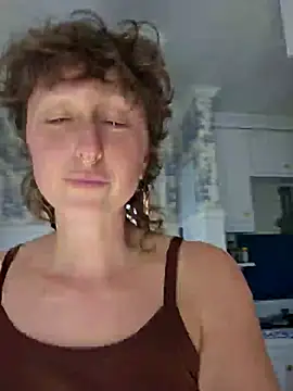 mossy kiss online show from February 2025 06:28:02 PM