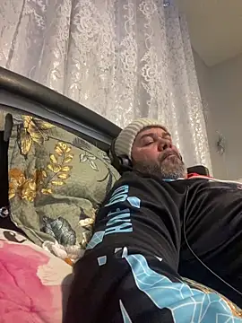 Cristian-Brayan online show from February 2026 06:08:01 PM