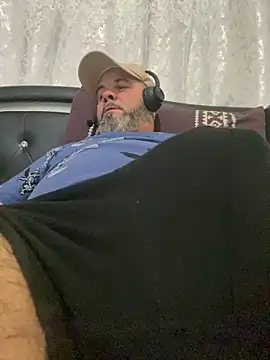 Cristian-Brayan online show from December 2025 02:08:02 PM