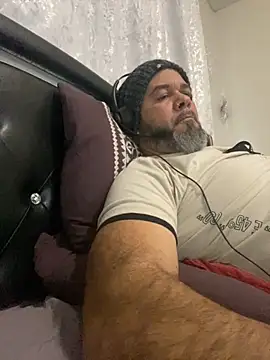 Cristian-Brayan online show from December 2025 01:34:02 PM