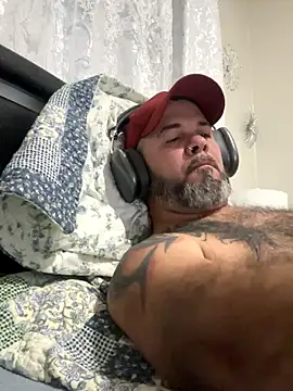 Cristian-Brayan online show from November 2025 01:58:01 PM