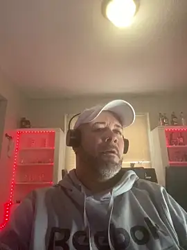 Cristian-Brayan online show from February 2025 01:20:01 PM