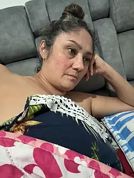 gabiTetas online show from October 2025 08:20:01 PM