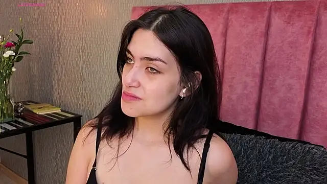 Alexa Thaylor  online show from February 2026 03:45:02 PM