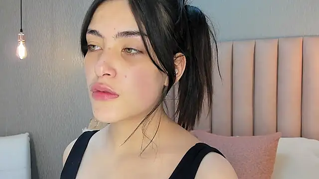 Snapshot of Alexa_Thaylor_ chatting on September 2025 03:45:01 PM Alexa Thaylor online show from September 2025 03:45:01 PM