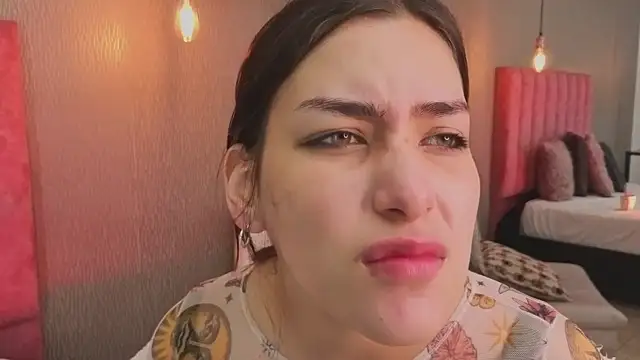 Alexa Thaylor  online show from April 2026 03:29:01 PM