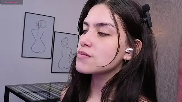 Alexa Thaylor  online show from March 2026 03:26:01 PM