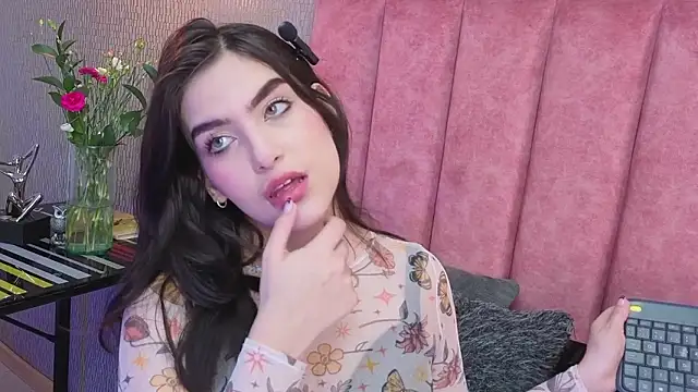 Alexa Thaylor  online show from February 2026 03:35:02 PM