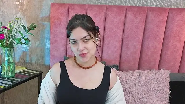 Alexa Thaylor  online show from February 2026 03:23:02 PM