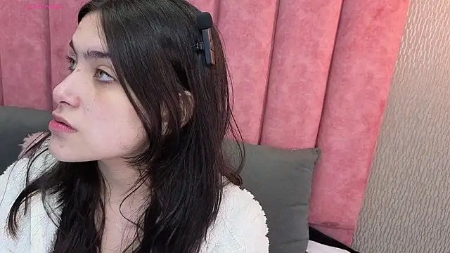 Alexa Thaylor  online show from March 2026 04:03:02 PM