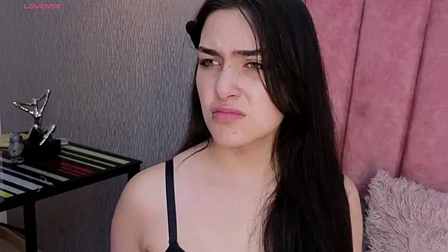 Alexa Thaylor  online show from February 2026 03:55:01 PM