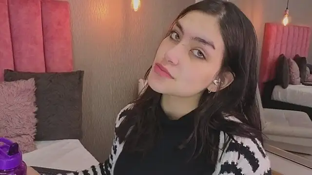 Alexa Thaylor  online show from April 2026 03:02:01 PM