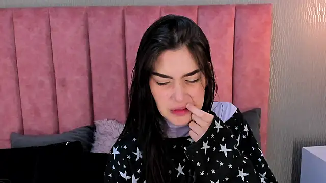 Snapshot of Alexa_Thaylor_ chatting on November 2025 03:23:02 PM Alexa Thaylor online show from November 2025 03:23:02 PM