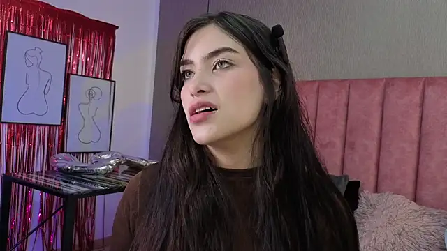 Alexa Thaylor  online show from February 2026 04:40:01 PM