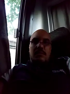 RobertoBuzios22 online show from November 2025 08:57:01 PM