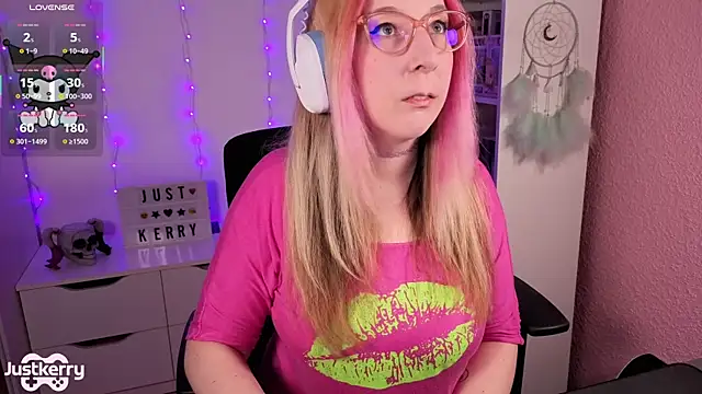 Snapshot of JustKerry chatting on November 2025 11:27:02 AM JustKerry online show from November 2025 11:27:02 AM