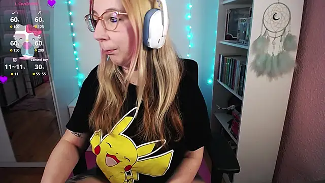 Snapshot of JustKerry chatting on October 2025 10:46:01 AM JustKerry online show from October 2025 10:46:01 AM