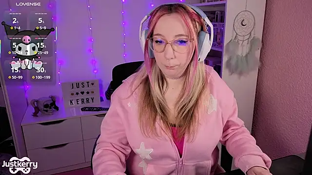 Snapshot of JustKerry chatting on November 2025 11:25:01 AM JustKerry online show from November 2025 11:25:01 AM