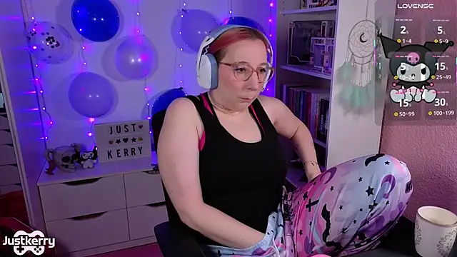 Snapshot of JustKerry chatting on November 2025 08:47:01 AM JustKerry online show from November 2025 08:47:01 AM