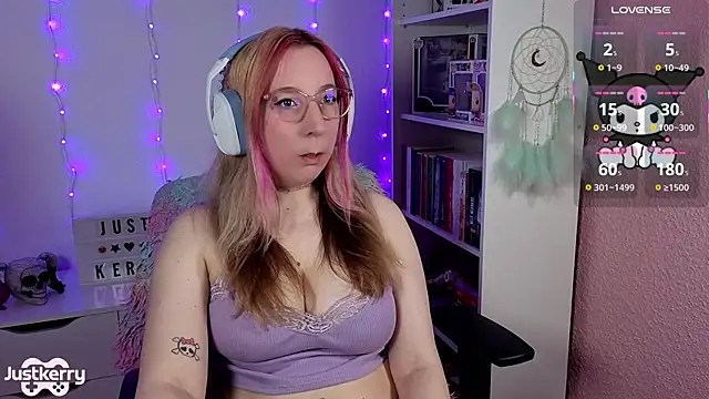 Snapshot of JustKerry chatting on November 2025 09:03:02 AM JustKerry online show from November 2025 09:03:02 AM