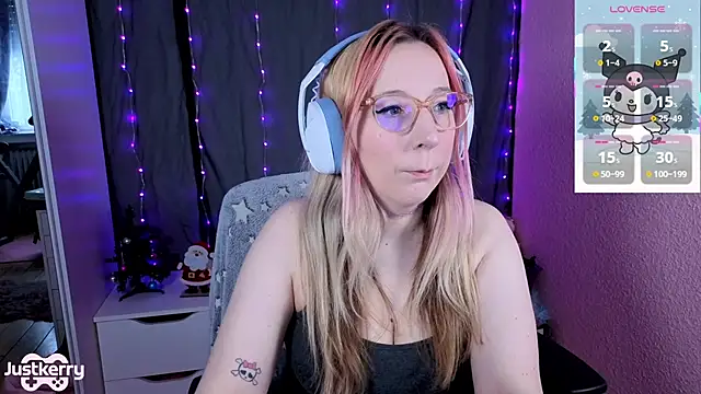 Snapshot of JustKerry chatting on December 2025 09:55:01 AM JustKerry online show from December 2025 09:55:01 AM