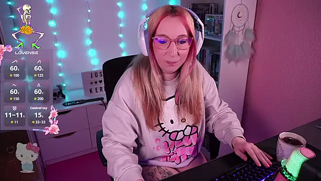 Snapshot of JustKerry chatting on October 2025 09:41:02 AM JustKerry online show from October 2025 09:41:02 AM