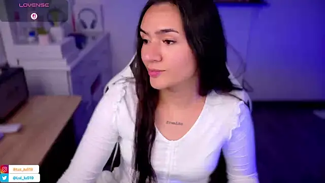 ImLui lu online show from November 2025 11:30:01 PM