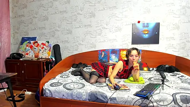 Snapshot of KagamiTayga chatting on December 2025 02:45:02 AM KagamiTayga online show from December 2025 02:45:02 AM