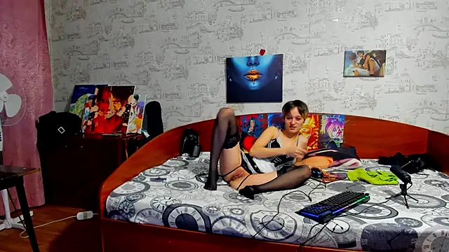 Snapshot of KagamiTayga chatting on November 2025 02:49:01 AM KagamiTayga online show from November 2025 02:49:01 AM