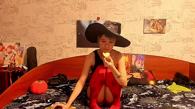 Snapshot of KagamiTayga chatting on October 2025 02:43:02 AM KagamiTayga online show from October 2025 02:43:02 AM