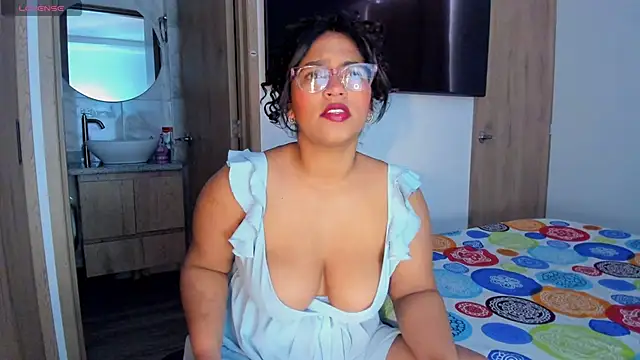 Snapshot of iriss_25 chatting on June 2026 02:03:01 PM iriss 25 online show from June 2026 02:03:01 PM