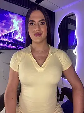 Naughtysofiaa online show from July 2026 12:40:01 AM
