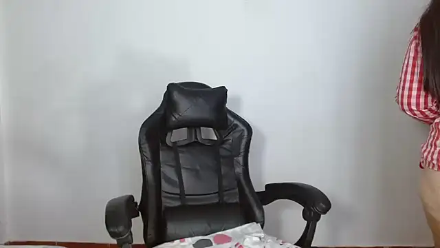 Victoriaevans1 online show from April 2026 02:40:02 PM