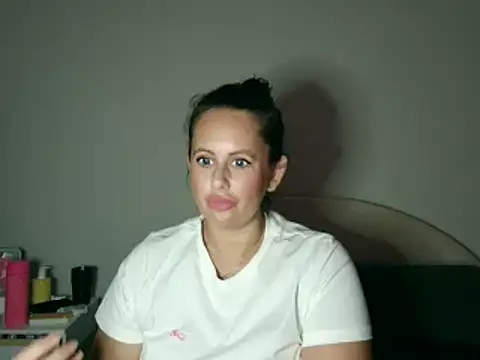 Tashmoss online show from December 2024 12:01:02 PM