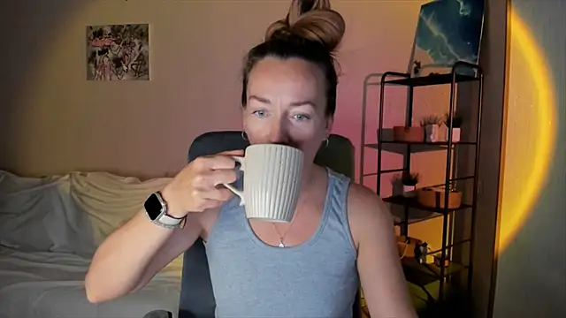 RebeccaMartinez online show from October 2025 10:49:02 AM