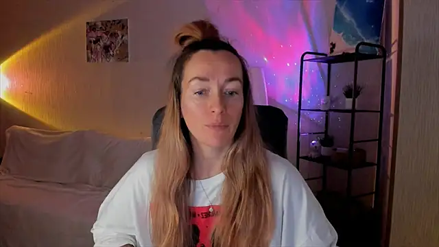 RebeccaMartinez online show from December 2025 10:17:02 AM